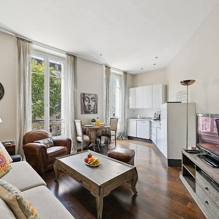 Champs-Elysees & Arc De Triomphe - Cityapartmentstay Париж Екстериор снимка