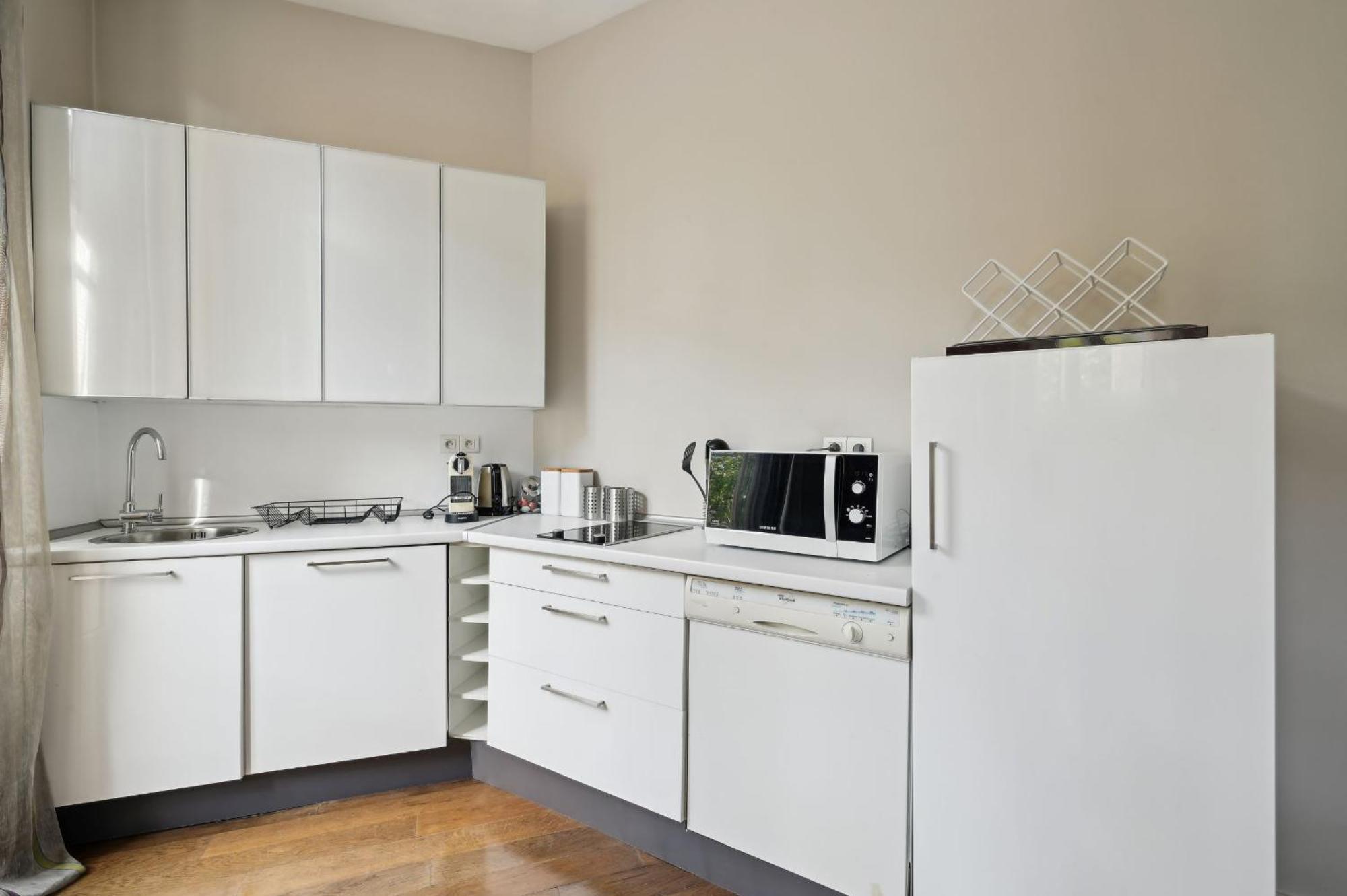 Champs-Elysees & Arc De Triomphe - Cityapartmentstay Париж Екстериор снимка