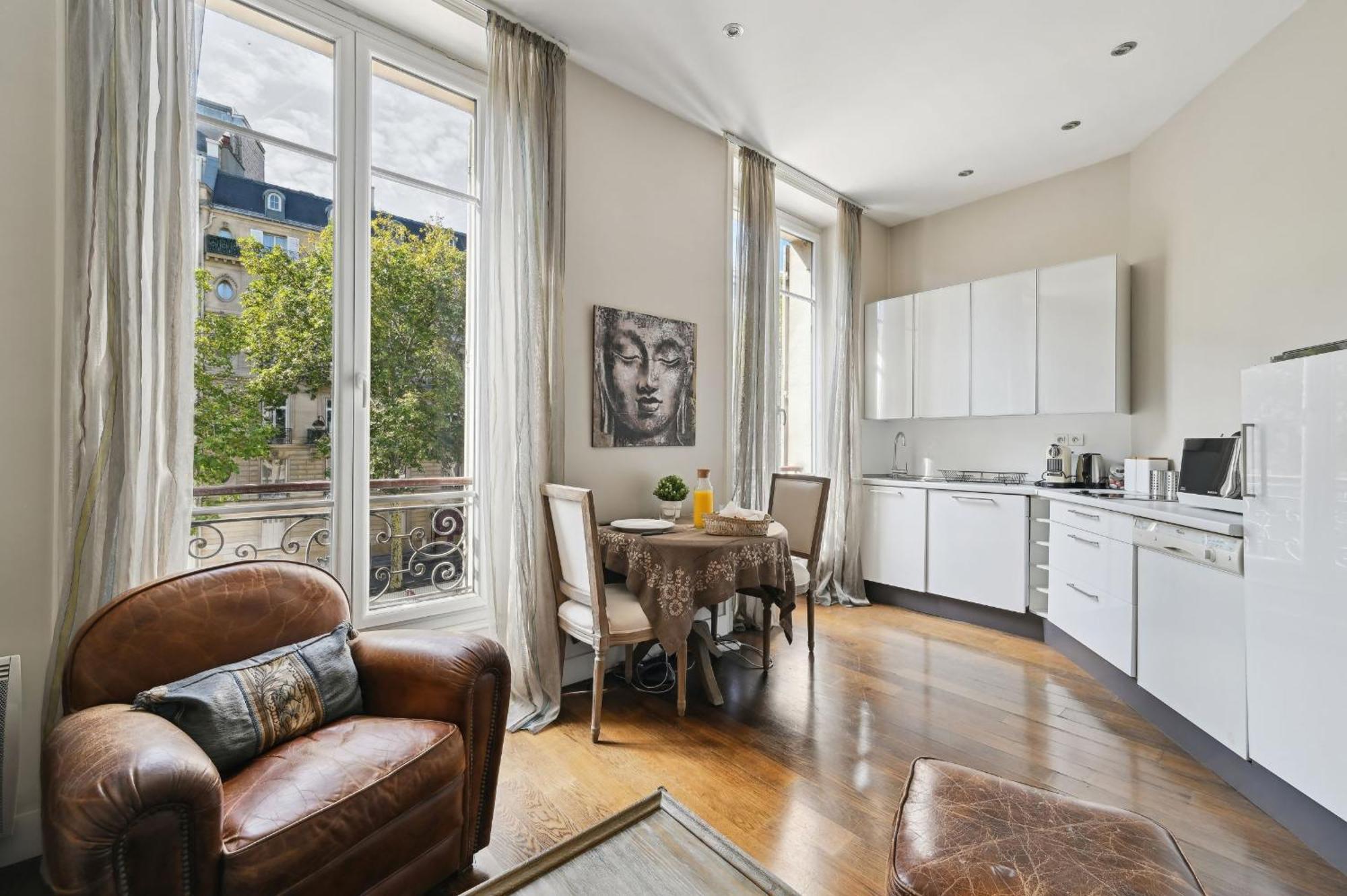 Champs-Elysees & Arc De Triomphe - Cityapartmentstay Париж Екстериор снимка